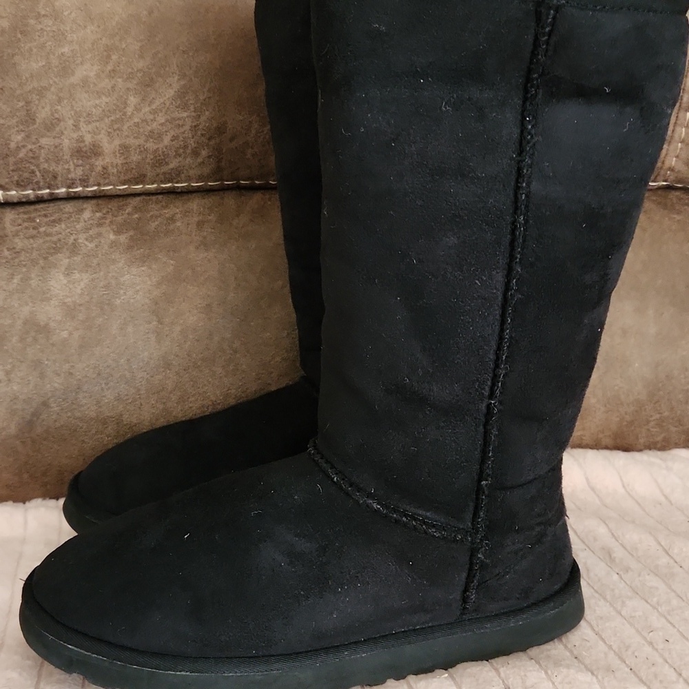 Fur lined boots